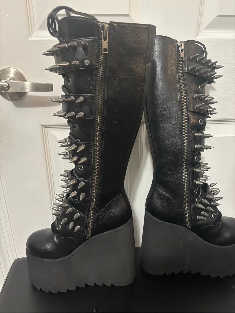 NWOB Dolls Kill / Widow Appetite For Destruction Platform Boots